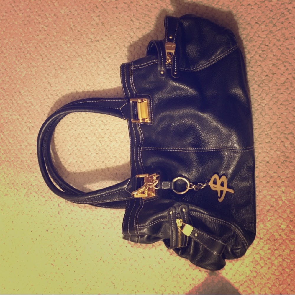 B. Makowsky black Shoulder Bag